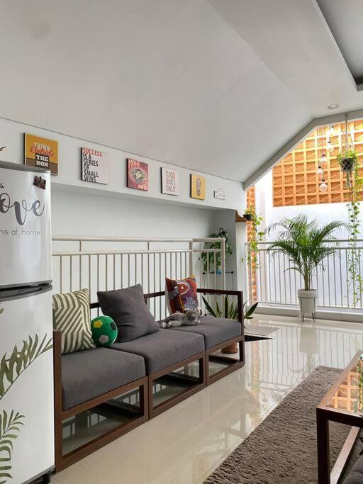 A Fantastic Roof View At Superb Location In