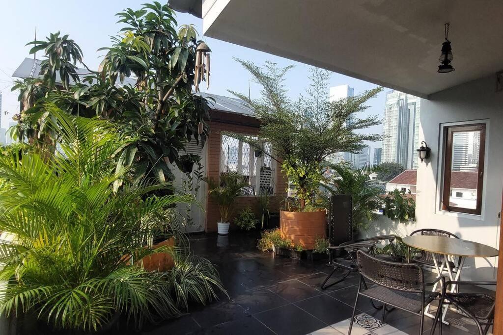 A Fantastic Roof View At Superb Location In *